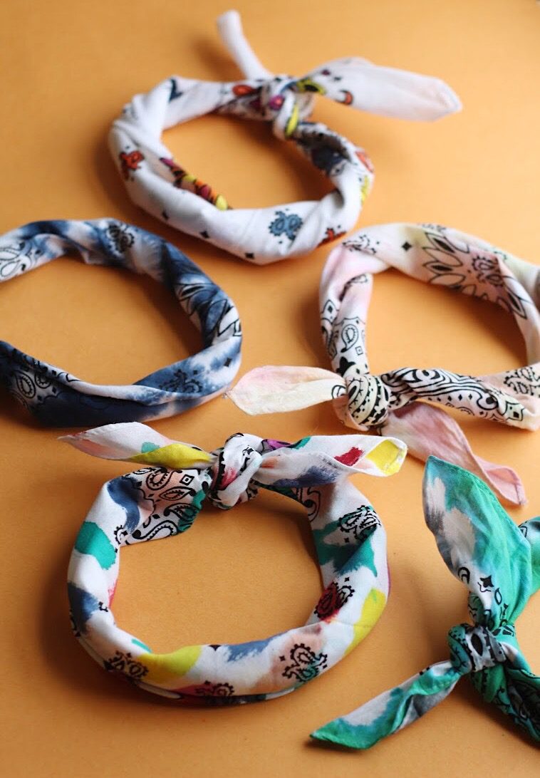 How to Make DIY Tie Dye Bandanas featured by top US craft blog, The Pretty Life Girls