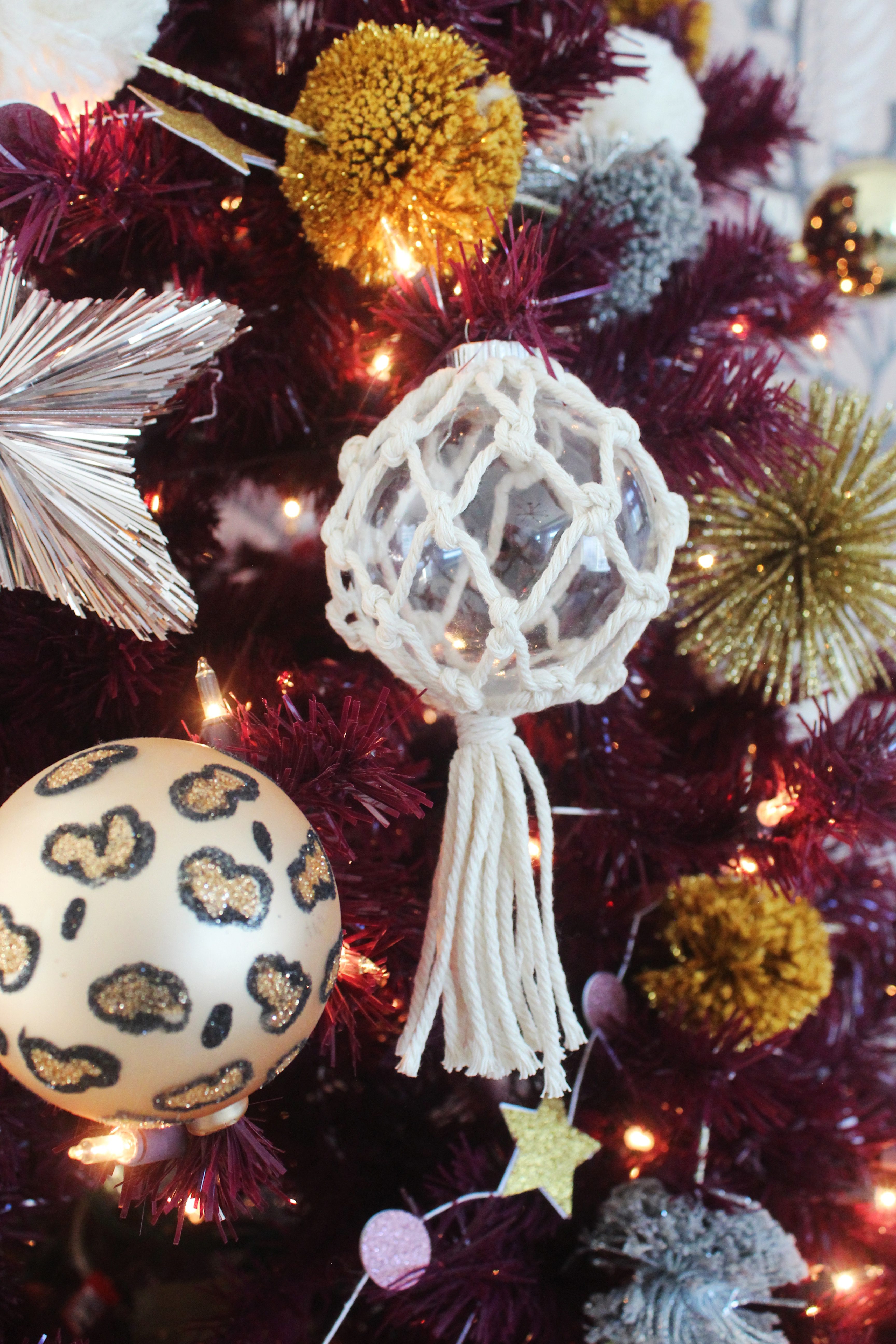 Christmas Crafts: How to Make DIY Macrame Bulb Ornaments + a tutorial featured by Top US Craft Blog + The Pretty Life Girls