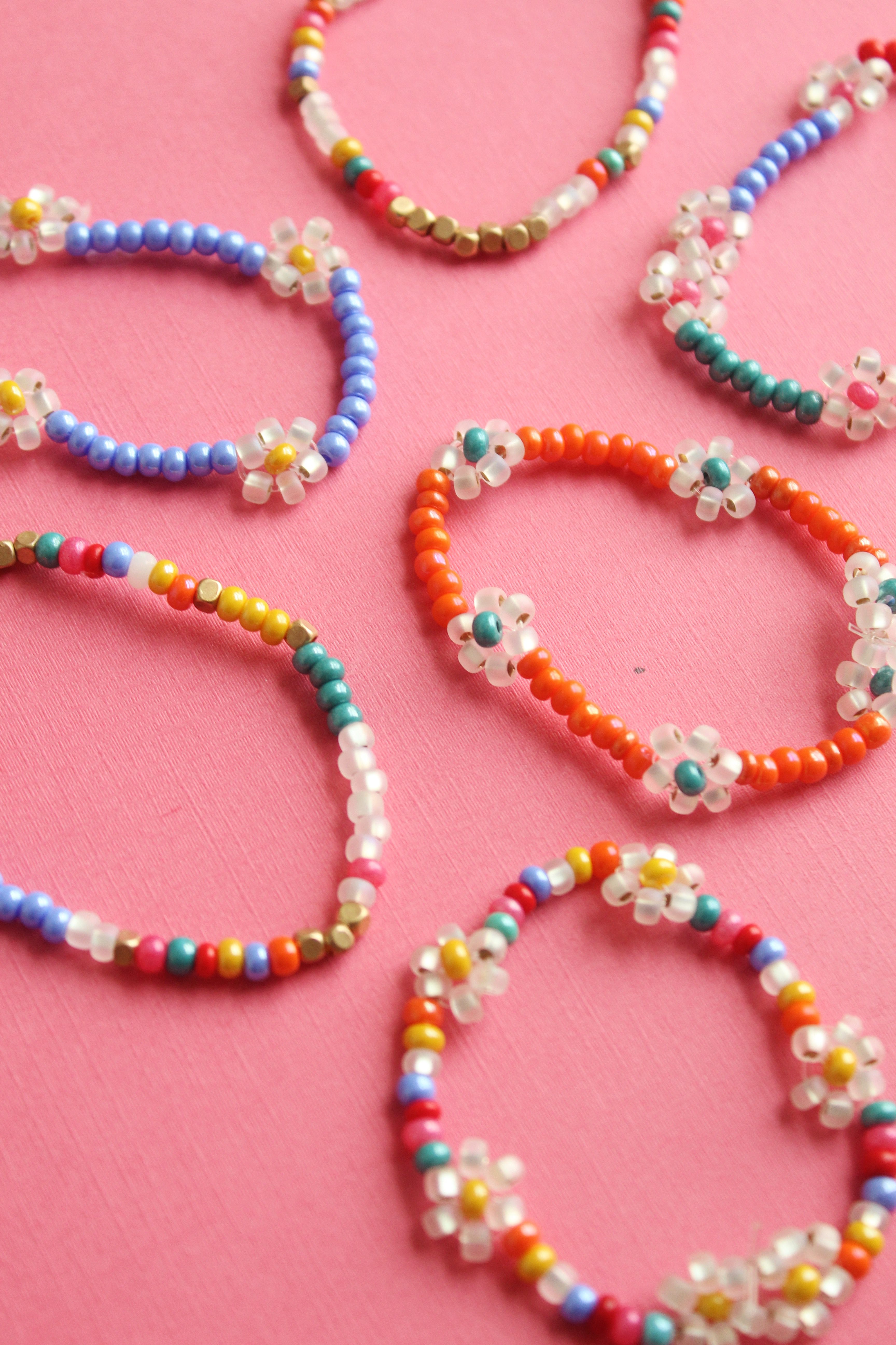 DIY Beaded Daisy Chain Bracelet Tutorial + a tutorial featured by Top US Craft Blog + The Pretty Life Girls