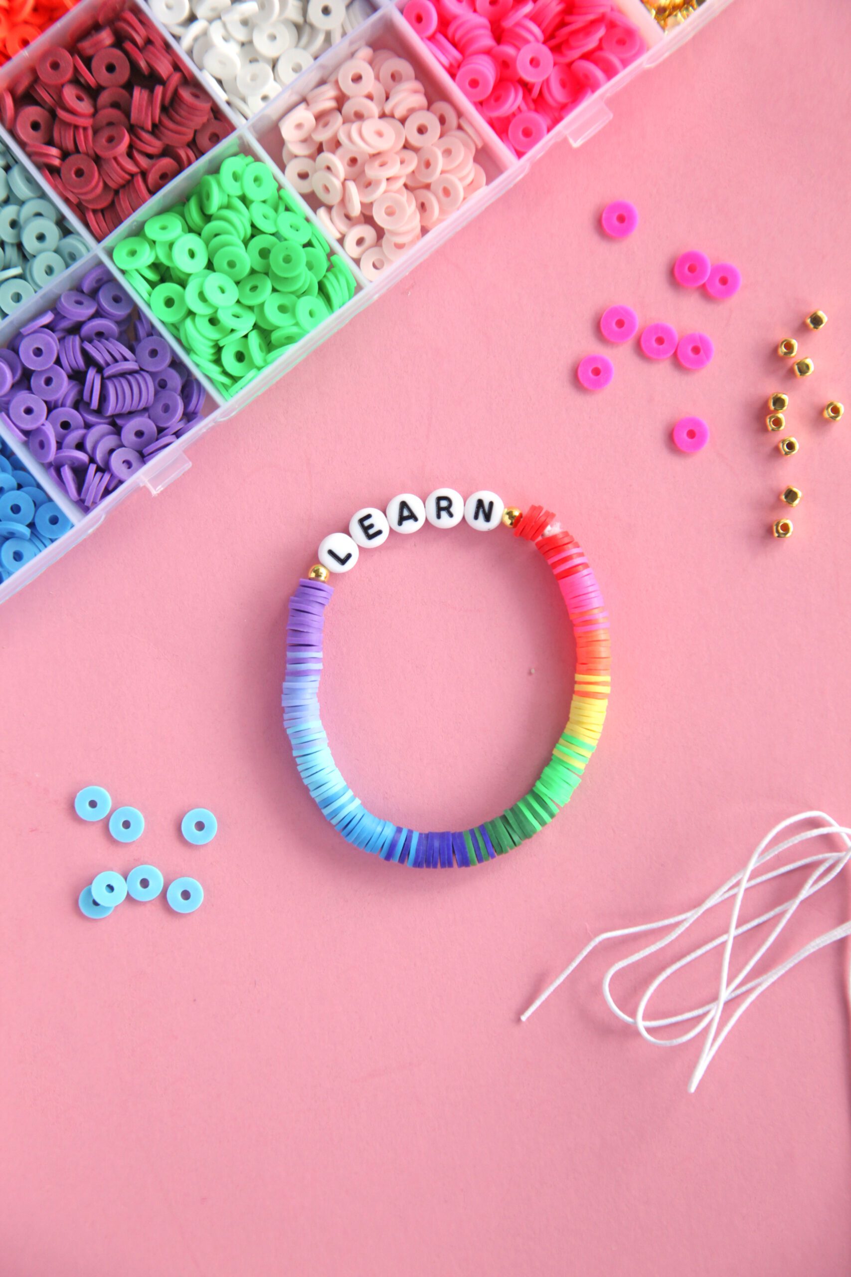 How-to-finish-a-bead-bracelet-6-easy-ways-knot