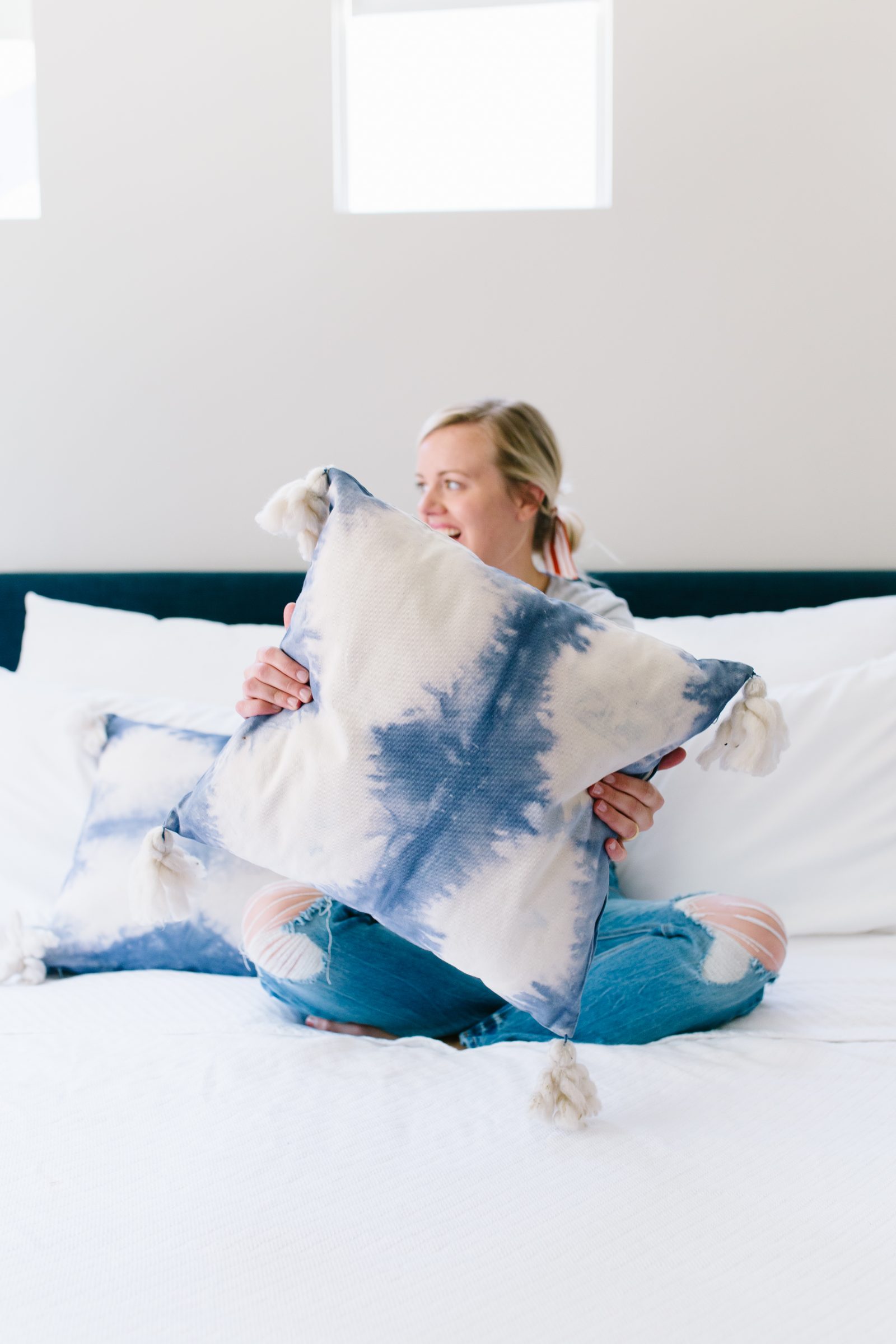 DIY Blue Shibori Pillows for Any Room + a tutorial featured by Top US Craft Blog + The Pretty Life Girls